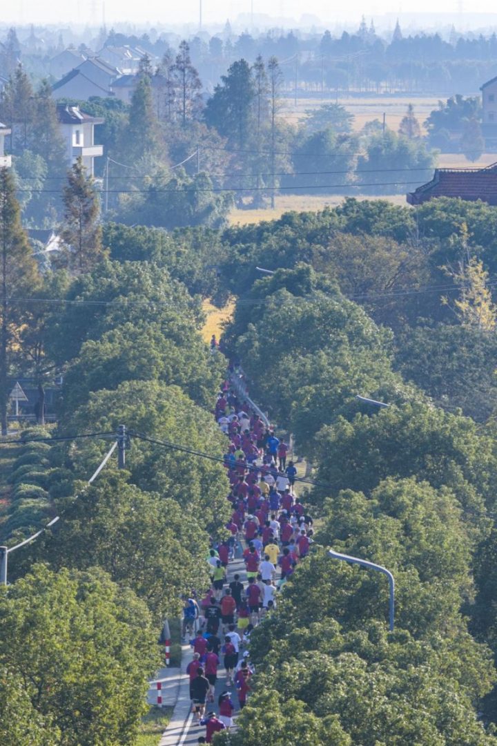 20251118094451120854396