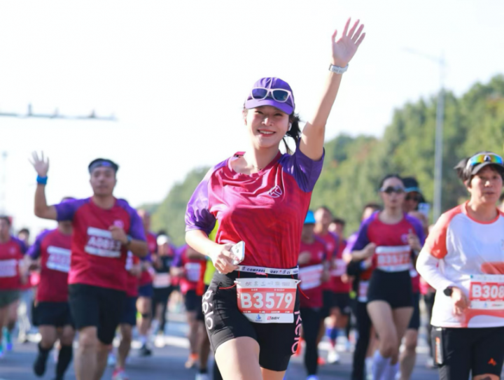 20251118094457658370389