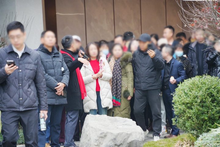 e39d5b5da19f3f70b20a2c575c376f55