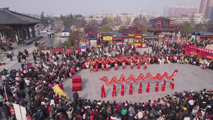千架无人机震撼首秀！2026卧龙岗新春大庙会带你穿越三国过大年！